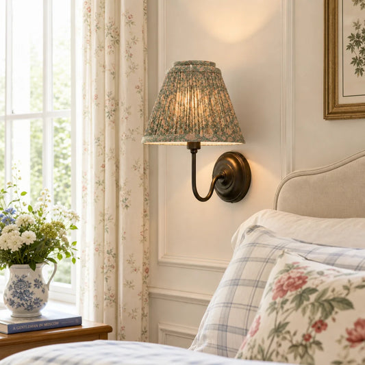 Classic Elegant Pleated Pattern Fabric Wall Light
