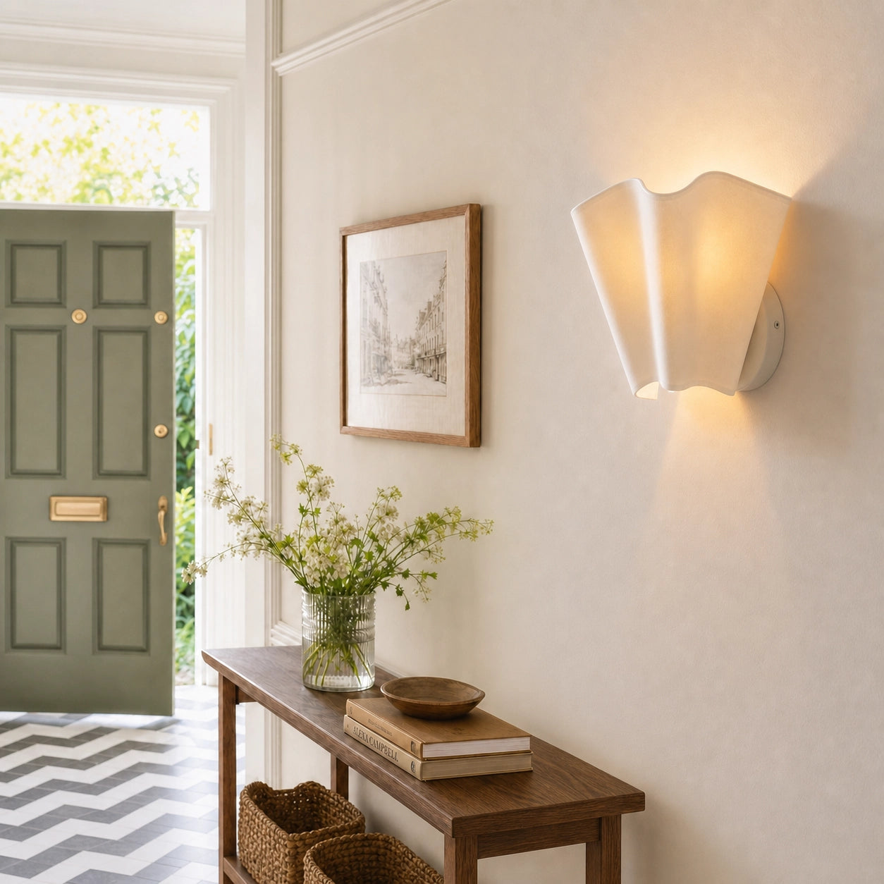 Modern Classic Linen Shade Scalloped Wall Lamp