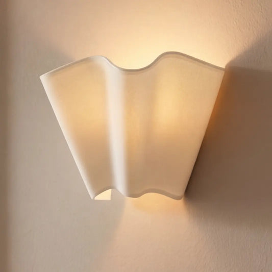 Modern Classic Linen Shade Scalloped Wall Lamp