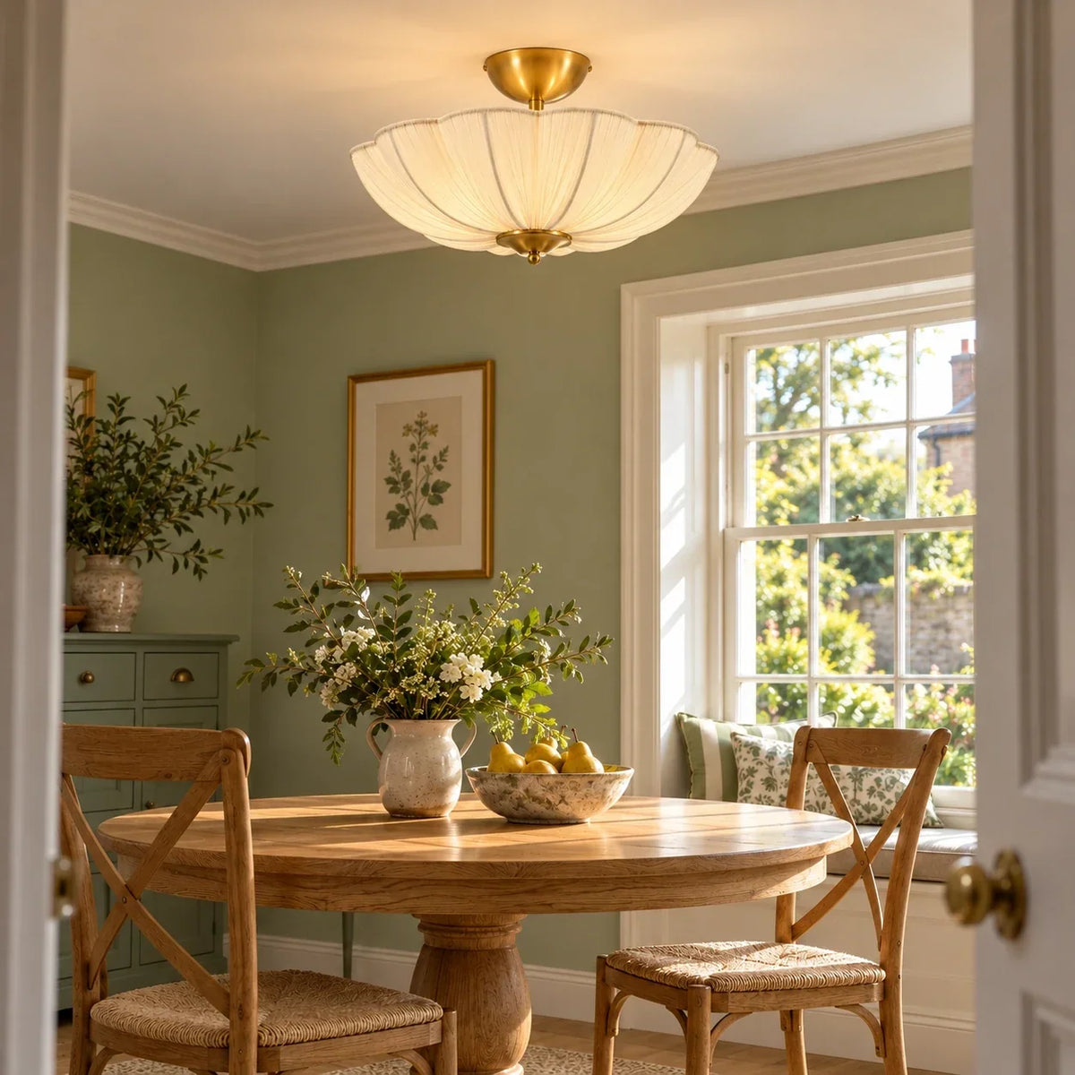 Ceiling light centred directly above a round oak dining table