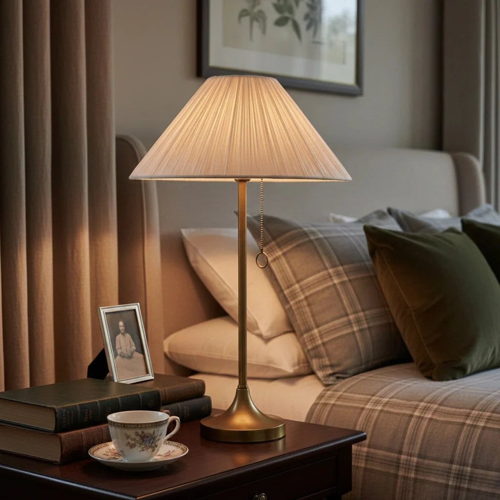 Vintage Pleated Shade Brass Table Light3.webp__PID:086b871e-38b3-4953-b459-b01e37dde962